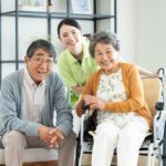 老人ホーム経営の年収や実態とは？介護施設オーナーが知るべき収益構造と成功のポイント