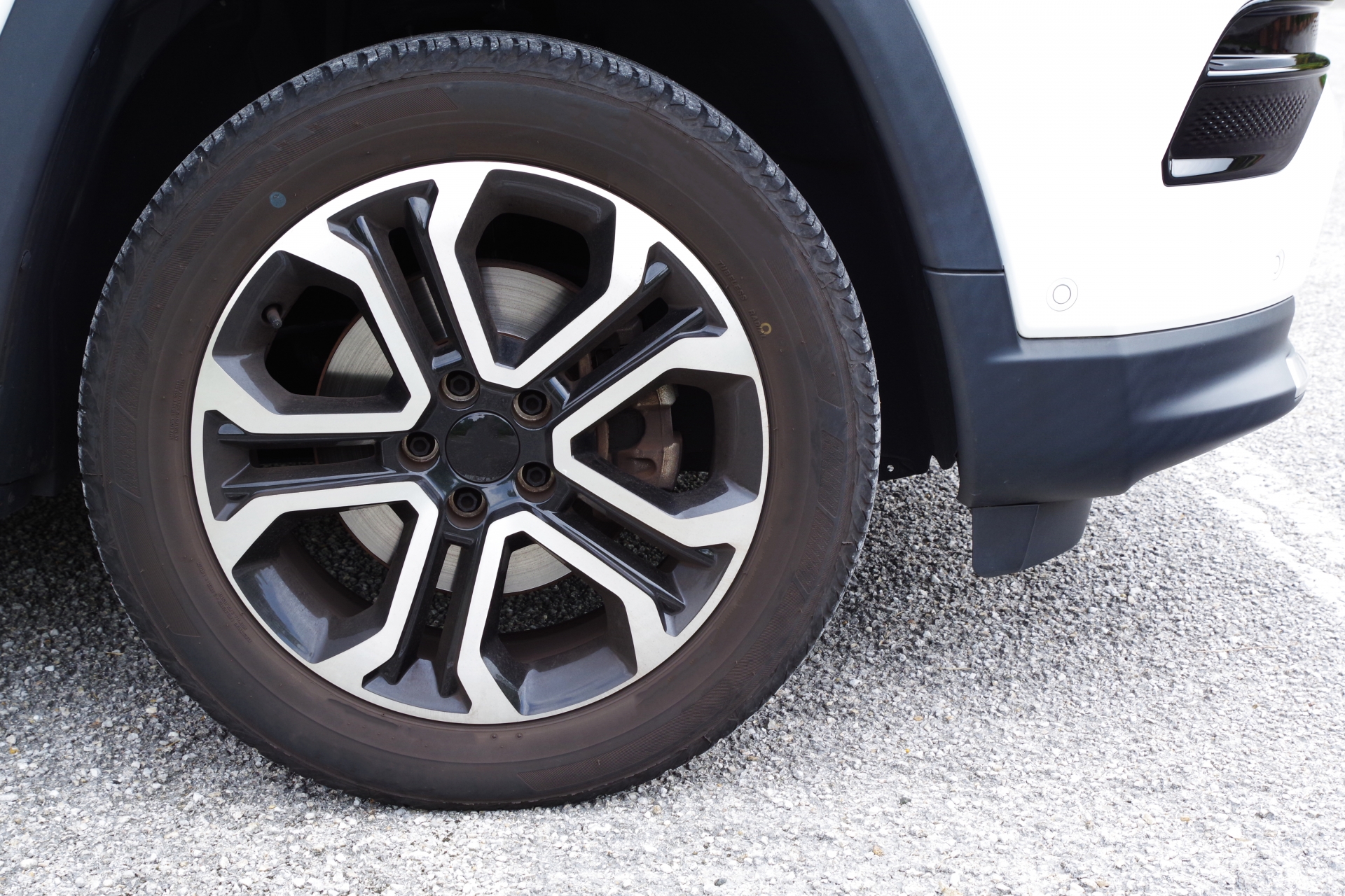 自宅の駐車場を貸す前に知っておきたいポイントと注意点